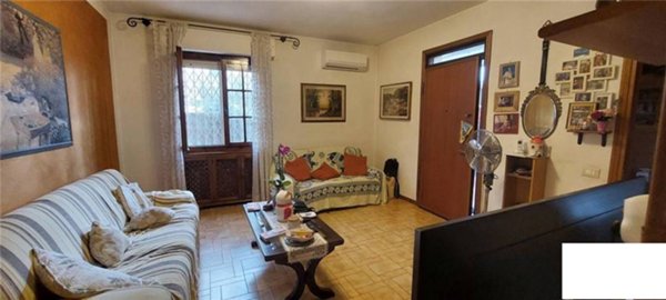 casa indipendente in vendita a Viareggio in zona Torre del Lago