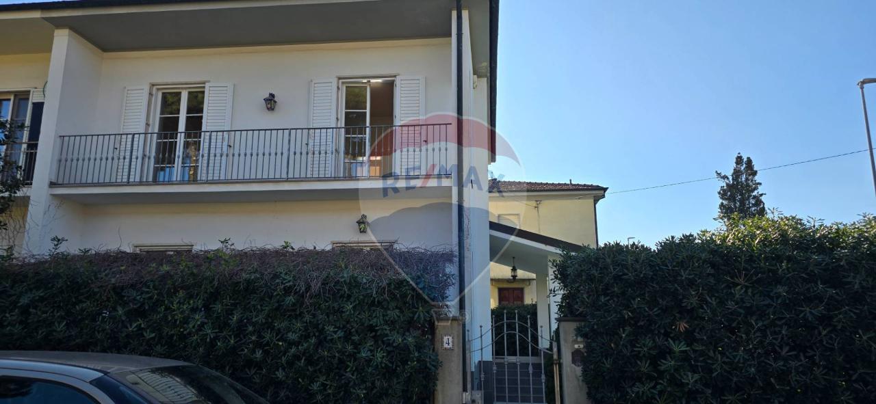 casa indipendente in vendita a Viareggio in zona Centro Storico