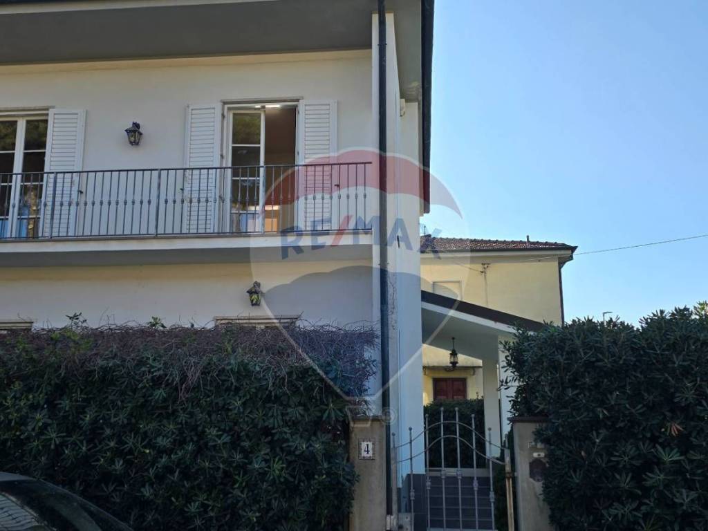 casa indipendente in vendita a Viareggio in zona Centro Storico