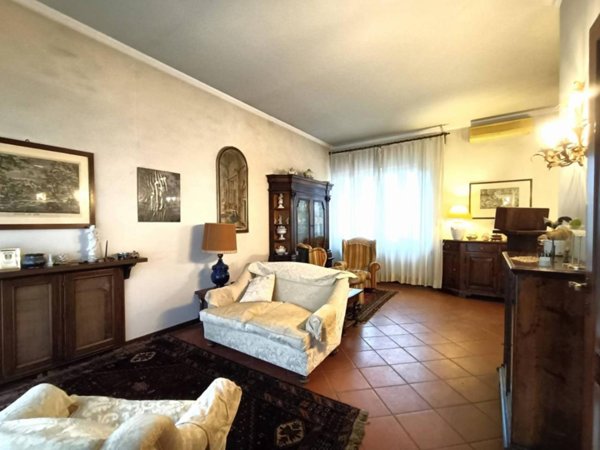 casa indipendente in vendita a Viareggio in zona Marco Polo