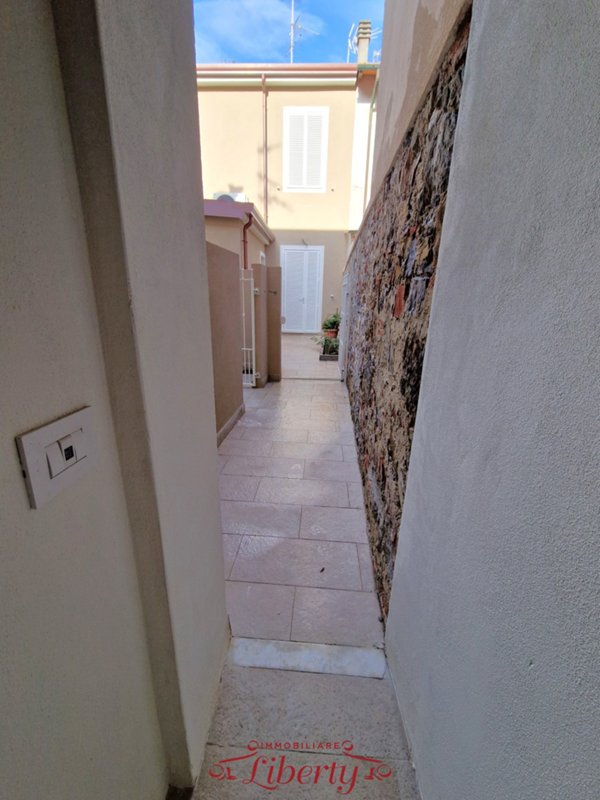 casa indipendente in vendita a Viareggio