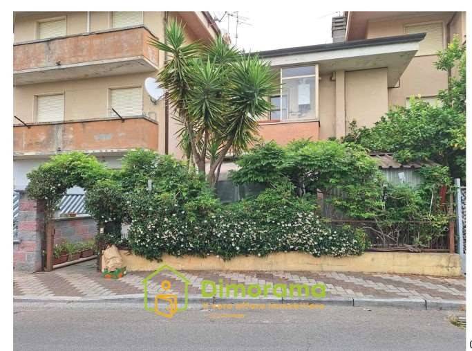 casa indipendente in vendita a Viareggio in zona Torre del Lago