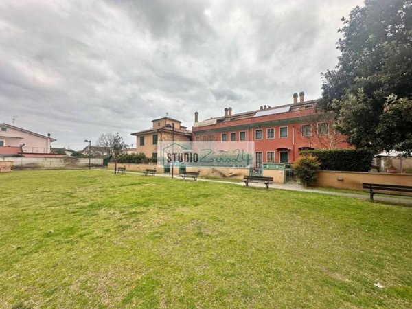 casa indipendente in vendita a Viareggio in zona Torre del Lago