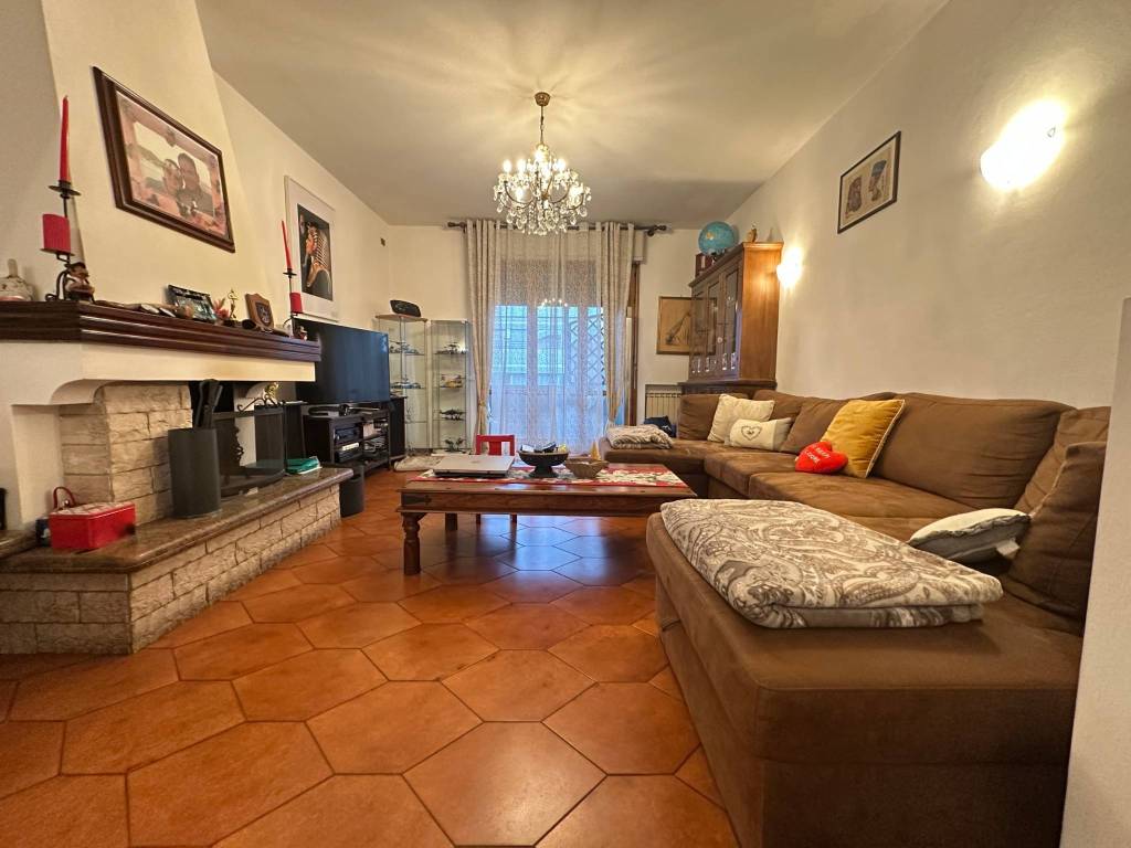 appartamento in vendita a Viareggio in zona Campo d'Aviazione