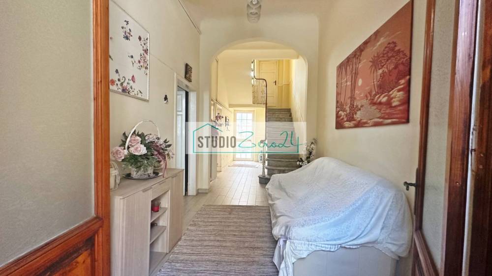 casa indipendente in vendita a Viareggio