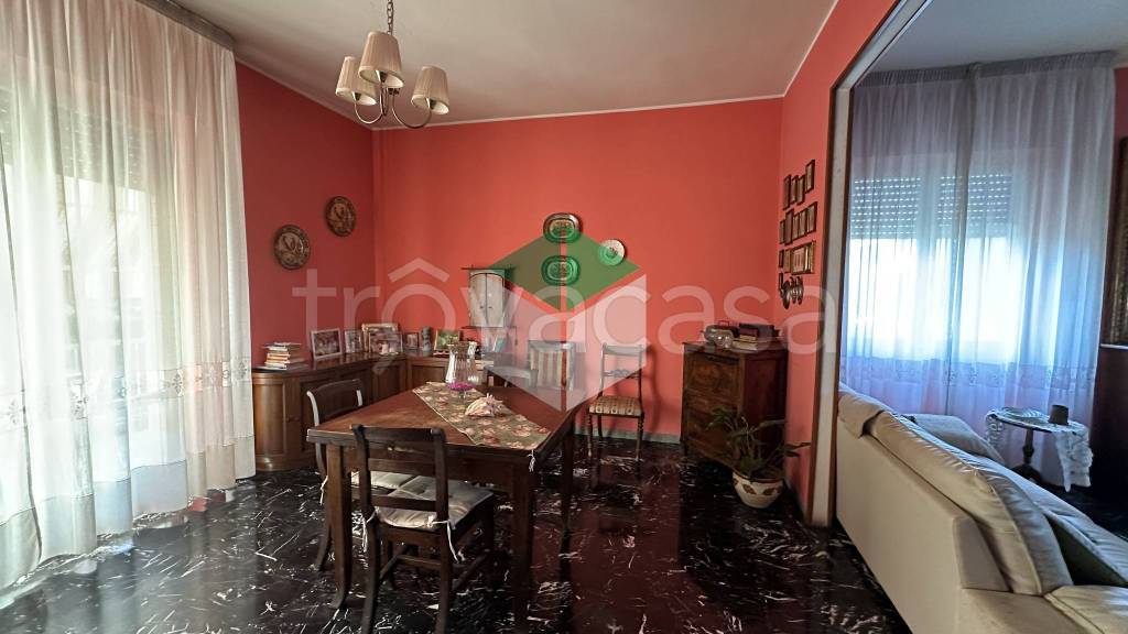 casa indipendente in vendita a Viareggio
