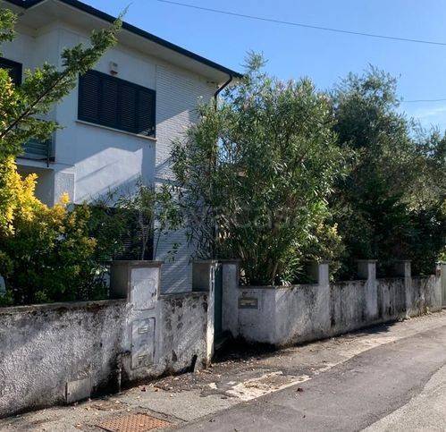 casa indipendente in vendita a Viareggio in zona Don Bosco