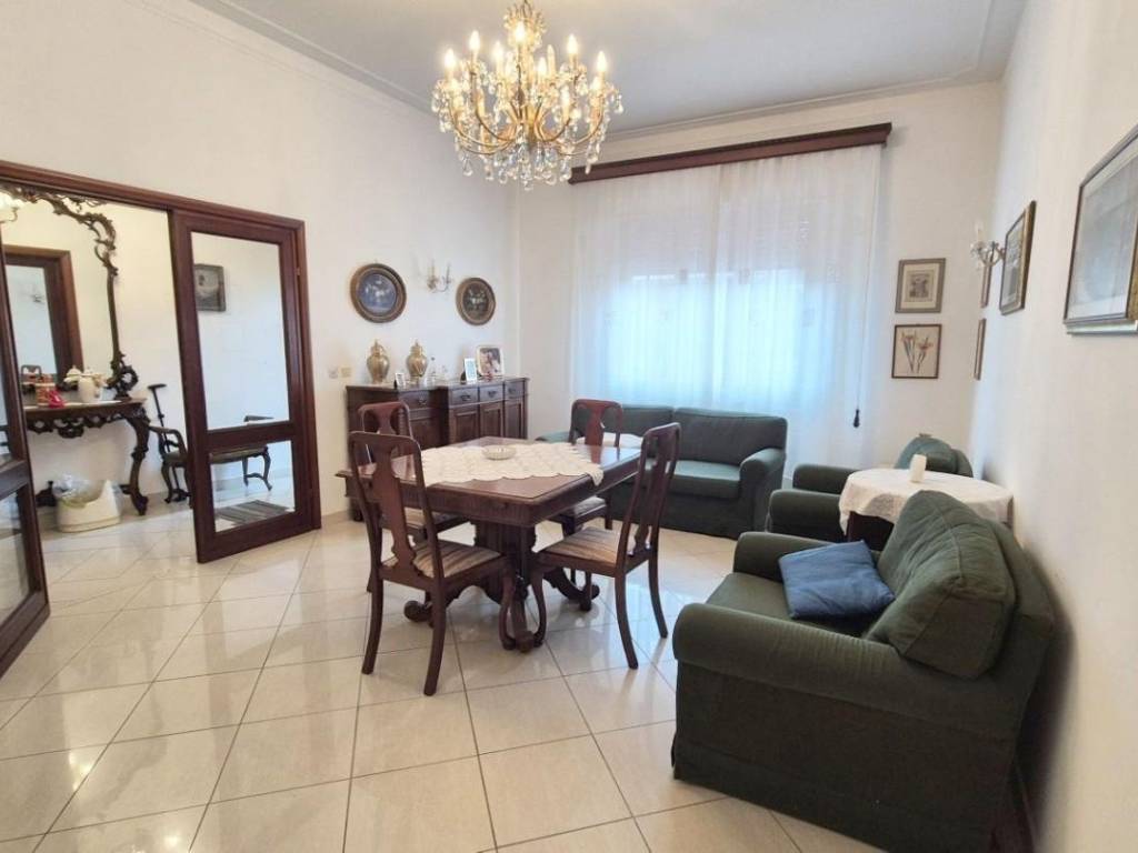 casa indipendente in vendita a Viareggio in zona Campo d'Aviazione