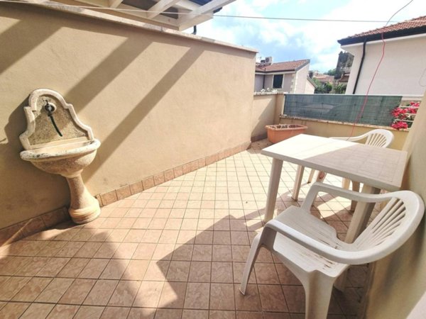 casa indipendente in vendita a Viareggio in zona Centro Storico