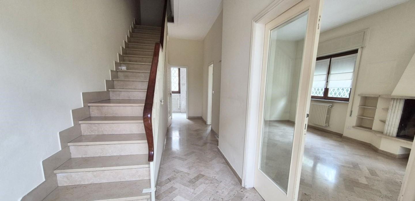 casa indipendente in vendita a Viareggio in zona Don Bosco