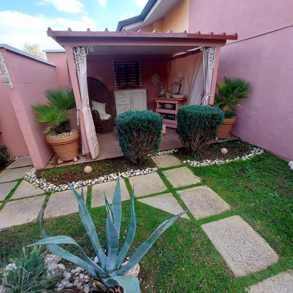 casa semindipendente in vendita a Viareggio in zona Torre del Lago
