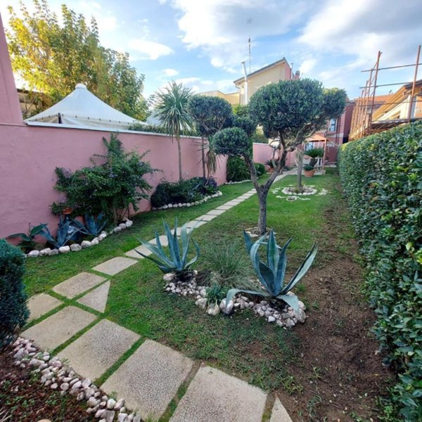 casa semindipendente in vendita a Viareggio in zona Torre del Lago