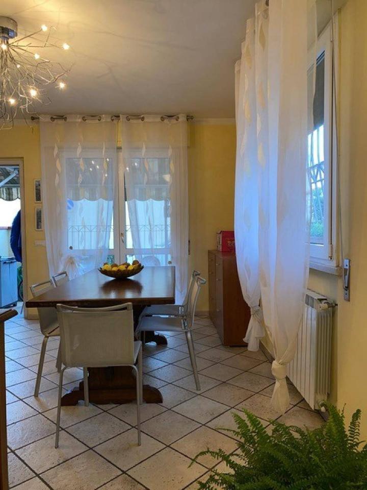 casa indipendente in vendita a Viareggio in zona Migliarina