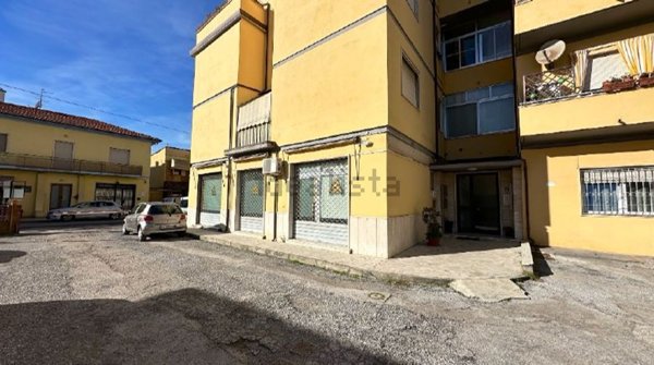 locale commerciale in vendita a Viareggio in zona Campo d'Aviazione