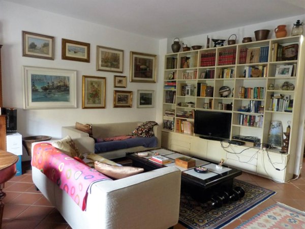 casa indipendente in vendita a Viareggio in zona Campo d'Aviazione