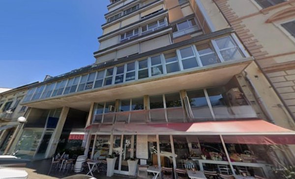 locale commerciale in vendita a Viareggio