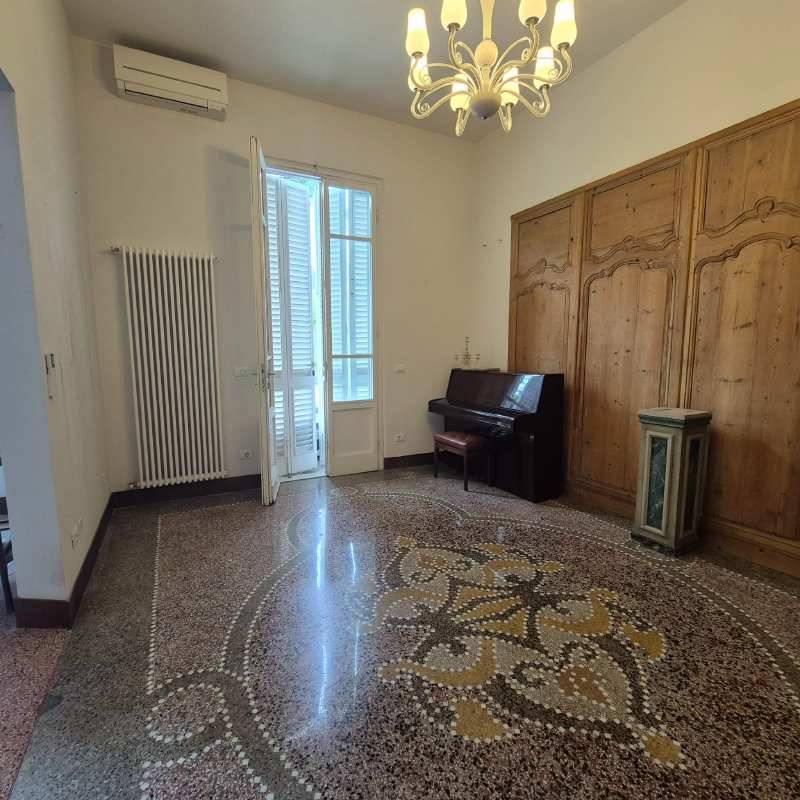 casa indipendente in vendita a Viareggio in zona Centro Storico