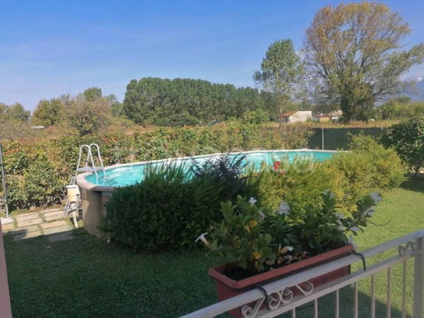 casa indipendente in vendita a Viareggio