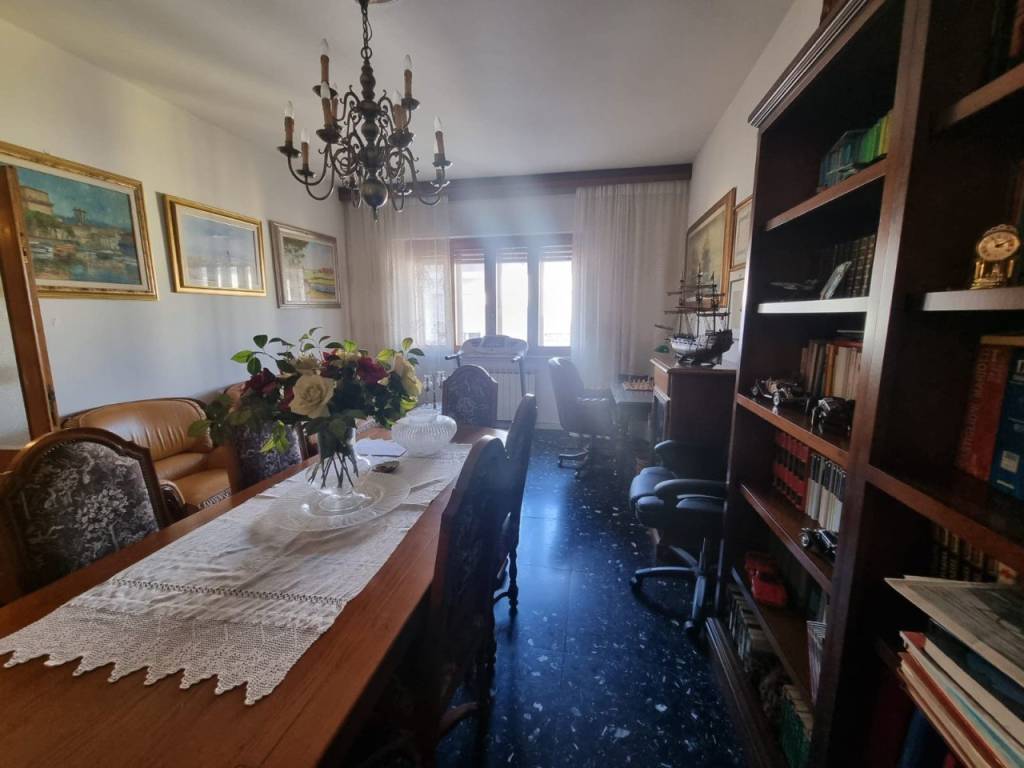 appartamento in vendita a Viareggio in zona Campo d'Aviazione