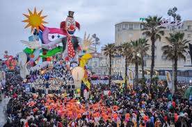 negozio in vendita a Viareggio in zona Centro Storico
