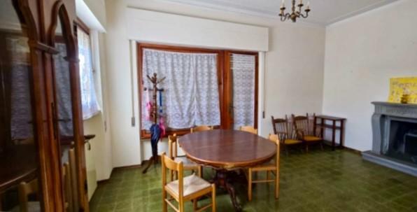 casa indipendente in vendita a Viareggio in zona Migliarina