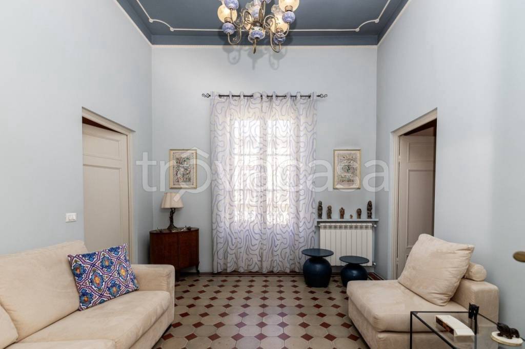 casa indipendente in vendita a Viareggio