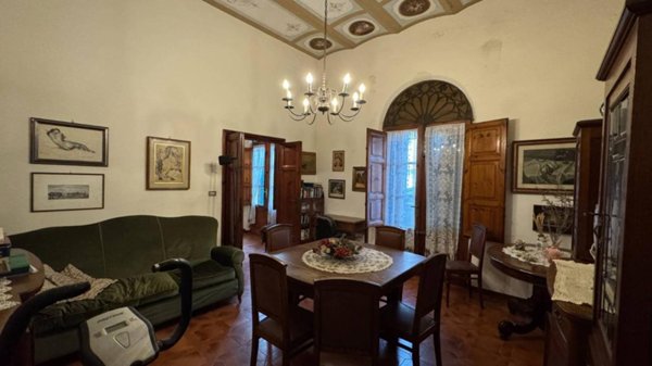 casa indipendente in vendita a Viareggio in zona Centro Storico