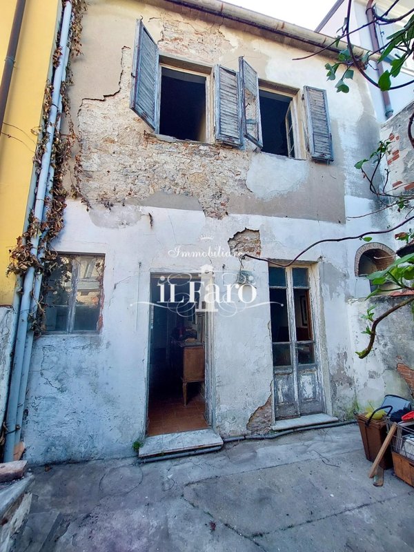 casa indipendente in vendita a Viareggio in zona Centro Storico
