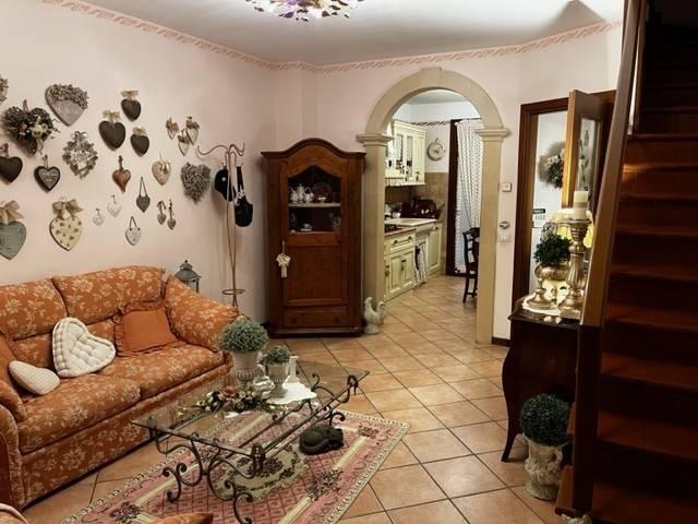 casa indipendente in vendita a Viareggio in zona Centro Storico