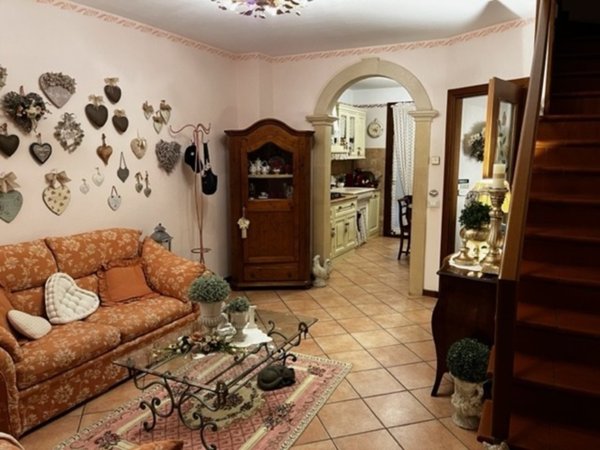 casa indipendente in vendita a Viareggio in zona Centro Storico