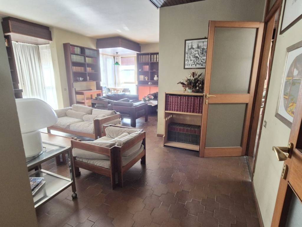 appartamento in vendita a Viareggio