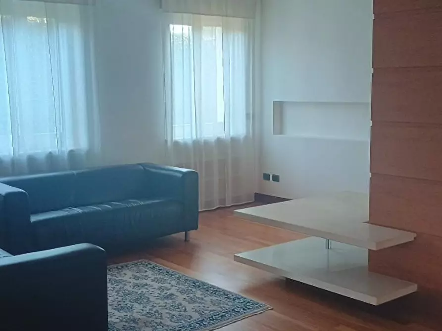 casa indipendente in vendita a Viareggio