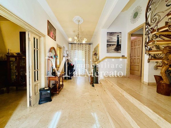 casa indipendente in vendita a Viareggio in zona Torre del Lago