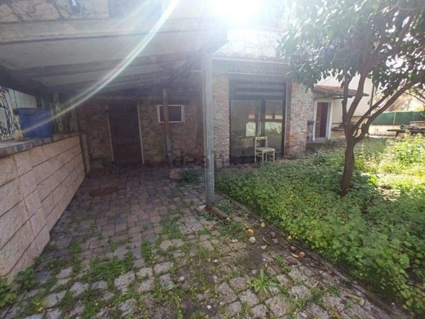 casa indipendente in vendita a Viareggio in zona Marco Polo