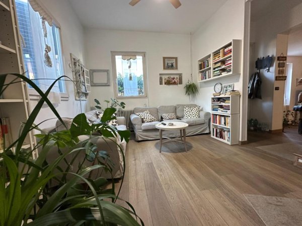 casa indipendente in vendita a Viareggio in zona Campo d'Aviazione