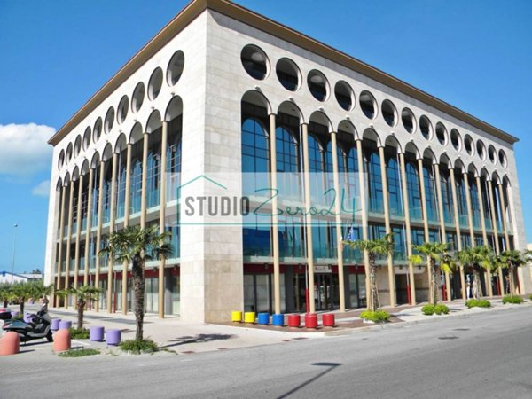 ufficio in vendita a Viareggio