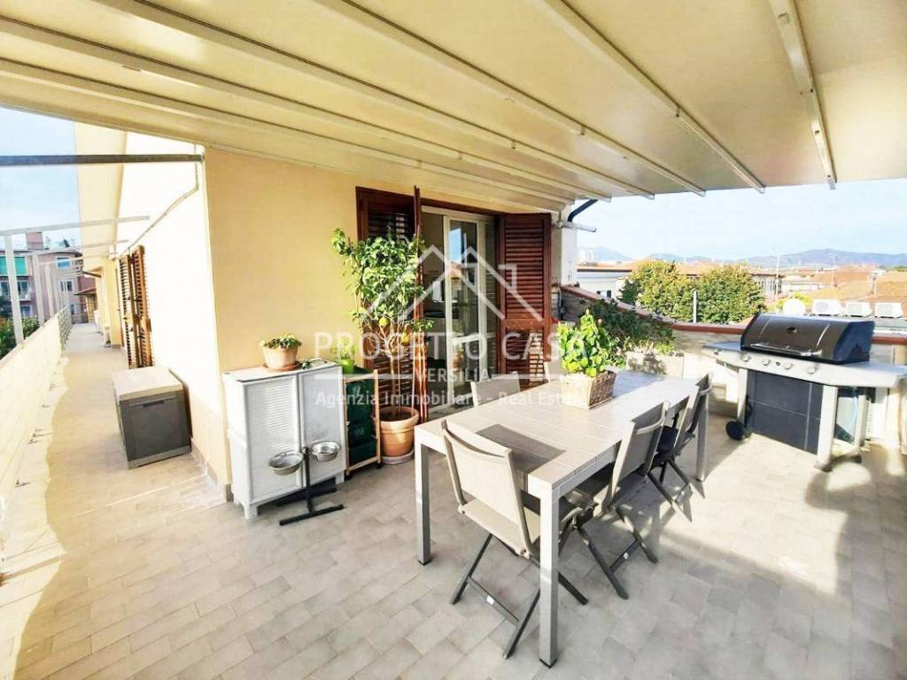 appartamento in vendita a Viareggio in zona Campo d'Aviazione