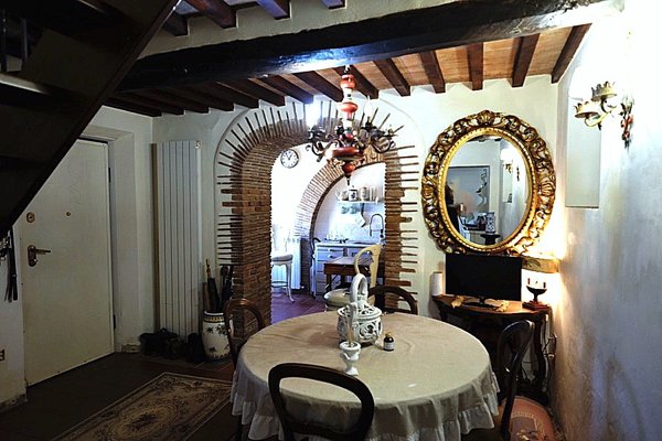 casa indipendente in vendita a Viareggio