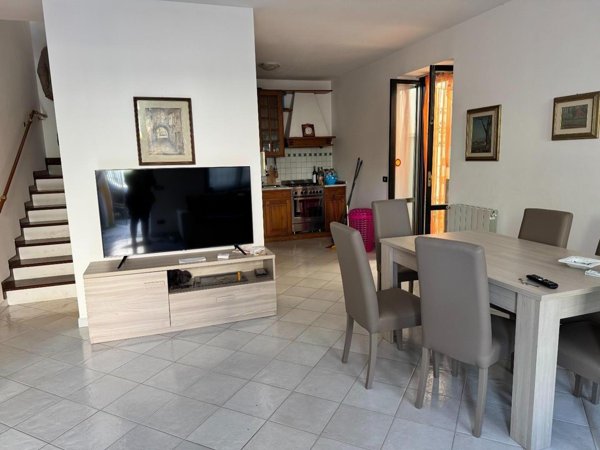 casa indipendente in vendita a Viareggio in zona Marco Polo
