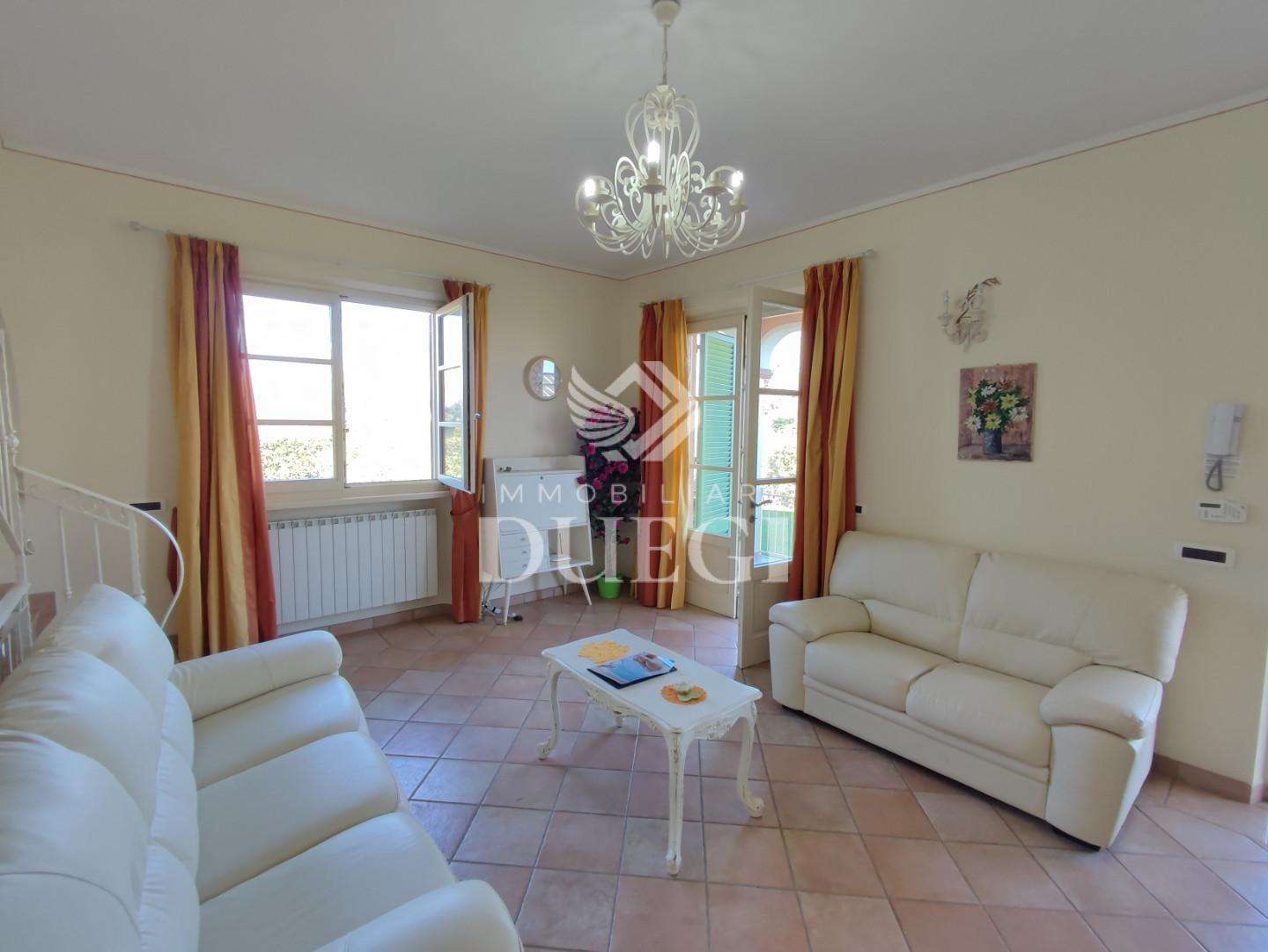 casa indipendente in vendita a Viareggio in zona Migliarina