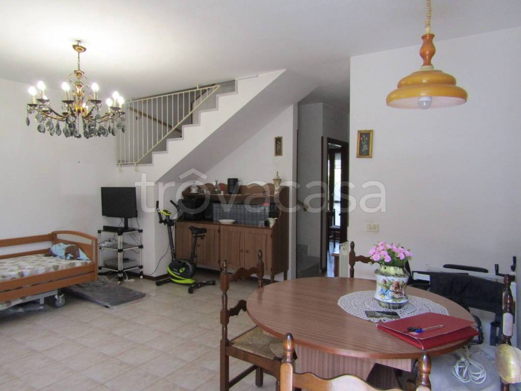 casa indipendente in vendita a Viareggio