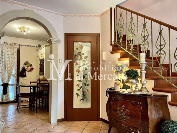 casa indipendente in vendita a Viareggio in zona Campo d'Aviazione