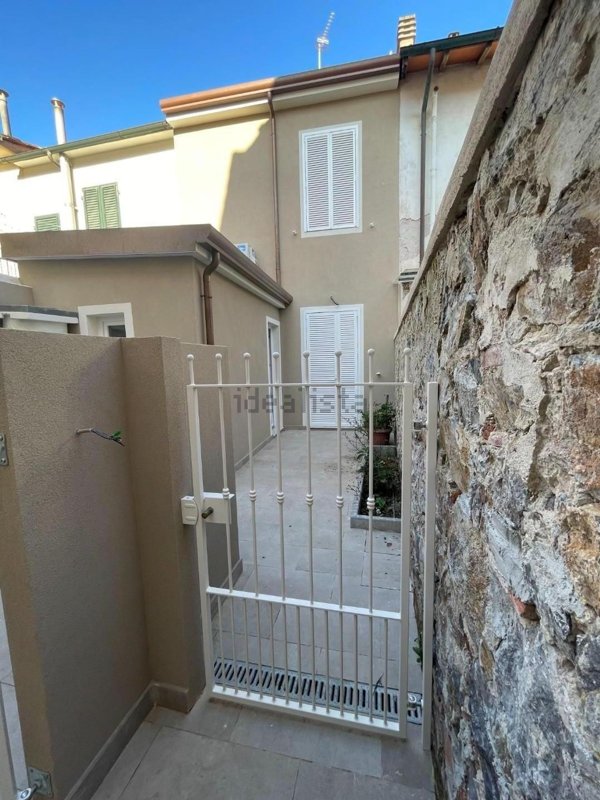 casa indipendente in vendita a Viareggio in zona Centro Storico