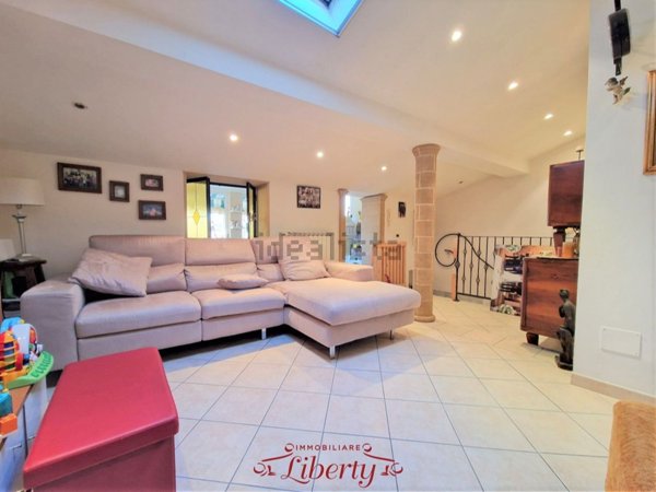 casa indipendente in vendita a Viareggio