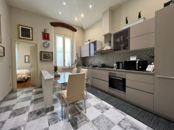 casa indipendente in vendita a Viareggio