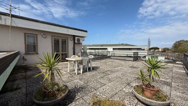 appartamento in vendita a Viareggio in zona Migliarina