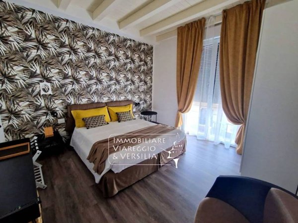casa indipendente in vendita a Viareggio