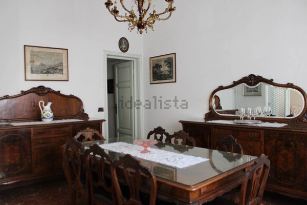 casa indipendente in vendita a Viareggio