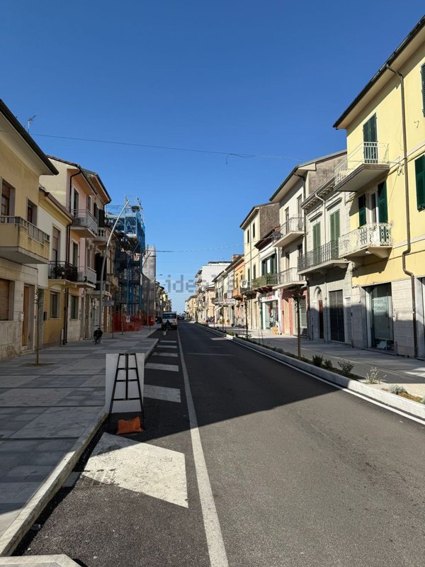 casa indipendente in vendita a Viareggio