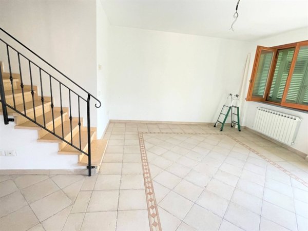 casa indipendente in vendita a Viareggio in zona Migliarina